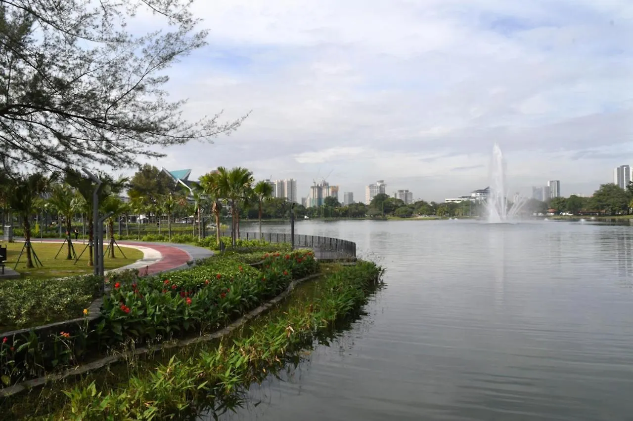 Titiwangsa Cabin Retreats By Vale Pine Kuala Lumpur 5*,